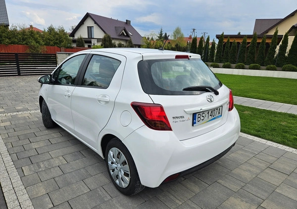 Toyota Yaris cena 34000 przebieg: 149000, rok produkcji 2015 z Suwałki małe 56